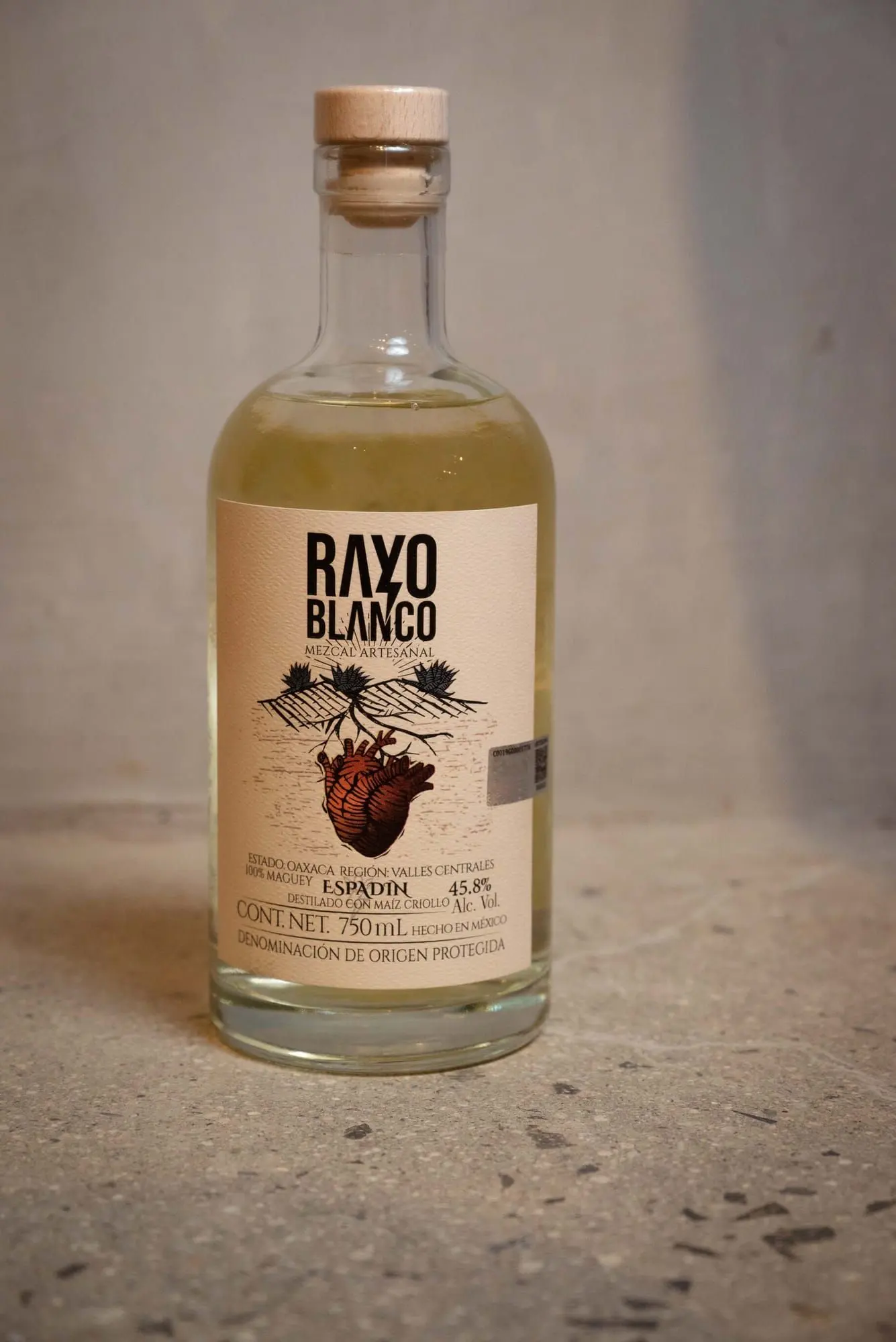 Rayo Blanco Espadín bottle with heirloom corn (maíz criollo)